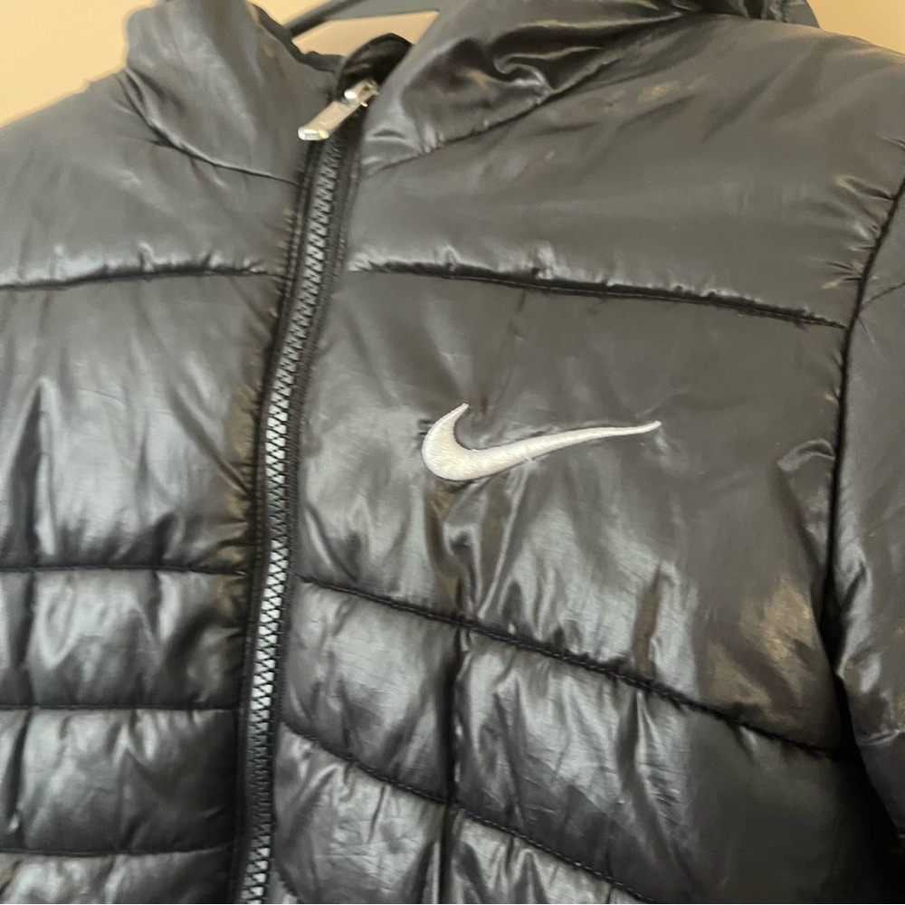 Nike Kids Black Puffer Jacket 5 Medium - Picture 6 of 10
